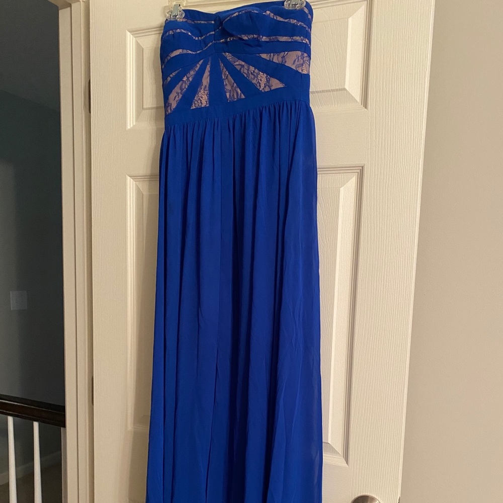 Long strapless blue dress